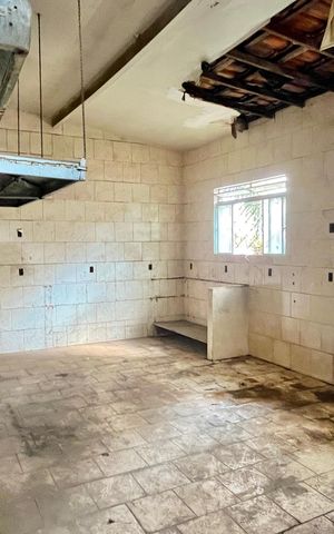 Casa à venda com 376m², 3 quartos e 1 vaga