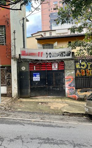 Casa à venda com 376m², 3 quartos e 1 vaga