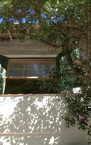 Casa à venda com 68m², 2 quartos e 1 vaga Casa à venda com 68m², 2 quartos e 1 vagaFachada