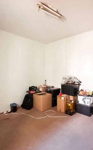 Casa à venda com 180m², 6 quartos e 2 vagas Casa à venda com 180m², 6 quartos e 2 vagasQuarto 2