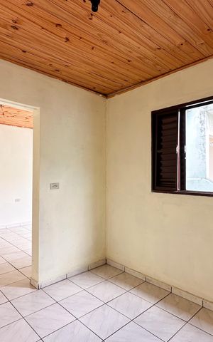Casa à venda com 180m², 6 quartos e 2 vagas Casa à venda com 180m², 6 quartos e 2 vagasQuarto 3