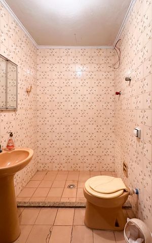 Casa à venda com 180m², 6 quartos e 2 vagas