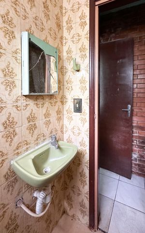 Casa à venda com 180m², 6 quartos e 2 vagas Casa à venda com 180m², 6 quartos e 2 vagasBanheiro da Suíte