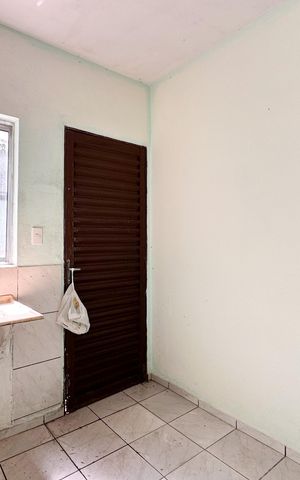 Casa à venda com 180m², 6 quartos e 2 vagas Casa à venda com 180m², 6 quartos e 2 vagasÁrea de Serviço 2
