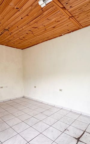 Casa à venda com 180m², 6 quartos e 2 vagas Casa à venda com 180m², 6 quartos e 2 vagasQuarto de Serviço