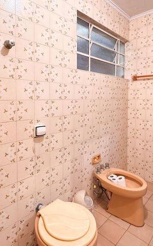 Casa à venda com 180m², 6 quartos e 2 vagas