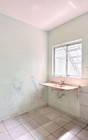 Casa à venda com 180m², 6 quartos e 2 vagas Casa à venda com 180m², 6 quartos e 2 vagasÁrea de Serviço 2