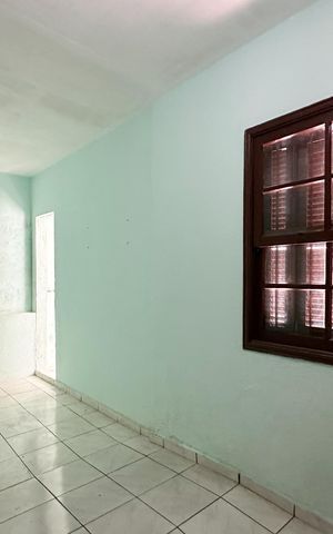 Casa à venda com 180m², 6 quartos e 2 vagas Casa à venda com 180m², 6 quartos e 2 vagasSuíte