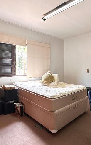 Casa à venda com 180m², 6 quartos e 2 vagas Casa à venda com 180m², 6 quartos e 2 vagasQuarto 1