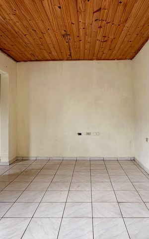 Casa à venda com 180m², 6 quartos e 2 vagas Casa à venda com 180m², 6 quartos e 2 vagasQuarto de Serviço