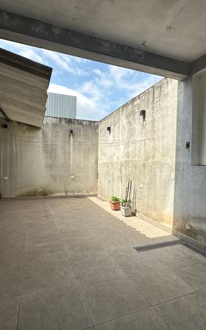 Casa à venda com 143m², 1 quarto e 4 vagas Casa à venda com 143m², 1 quarto e 4 vagasQuintal