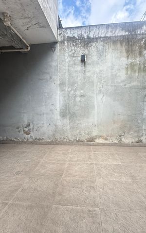 Casa à venda com 143m², 1 quarto e 4 vagas Casa à venda com 143m², 1 quarto e 4 vagasGaragem