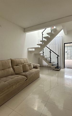 Casa à venda com 143m², 1 quarto e 4 vagas Casa à venda com 143m², 1 quarto e 4 vagasSala