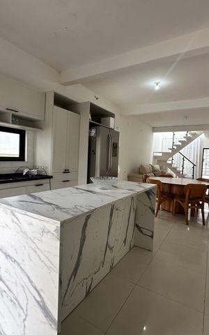 Casa à venda com 143m², 1 quarto e 4 vagas Casa à venda com 143m², 1 quarto e 4 vagasCozinha