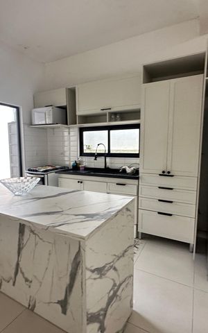 Casa à venda com 143m², 1 quarto e 4 vagas Casa à venda com 143m², 1 quarto e 4 vagasCozinha