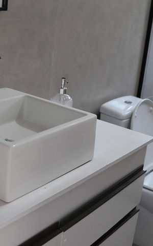 Casa à venda com 143m², 1 quarto e 4 vagas Casa à venda com 143m², 1 quarto e 4 vagasBanheiro da Suíte