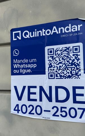 Casa à venda com 143m², 1 quarto e 4 vagas Casa à venda com 143m², 1 quarto e 4 vagasFachada