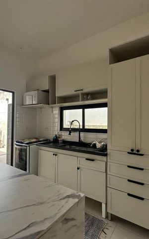 Casa à venda com 143m², 1 quarto e 4 vagas Casa à venda com 143m², 1 quarto e 4 vagasCozinha