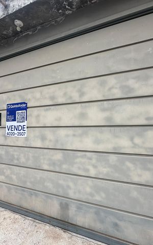 Casa à venda com 143m², 1 quarto e 4 vagas Casa à venda com 143m², 1 quarto e 4 vagasFachada