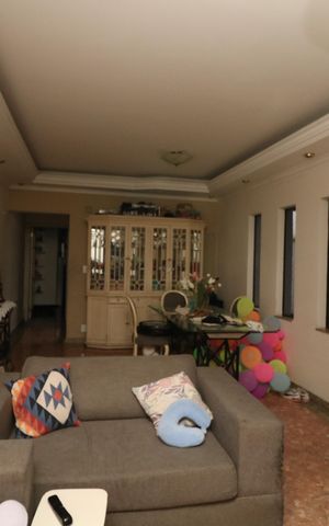 Casa para alugar com 186m², 3 quartos e 2 vagasSala