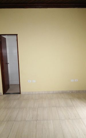 Casa para alugar com 96m², 2 quartos e 2 vagasSuíte
