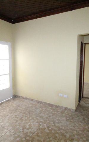 Casa para alugar com 96m², 2 quartos e 2 vagasSala