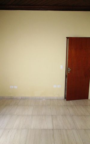 Casa para alugar com 96m², 2 quartos e 2 vagasSuíte