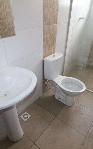 Casa para alugar com 96m², 2 quartos e 2 vagasBanheiro da Suíte