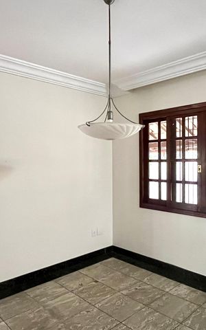 Casa à venda com 450m², 3 quartos e 2 vagas