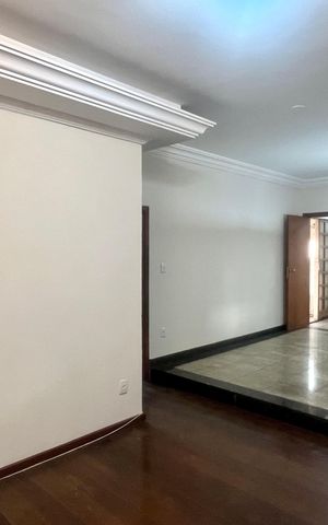 Casa à venda com 450m², 3 quartos e 2 vagas