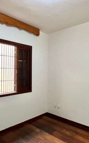 Casa à venda com 450m², 3 quartos e 2 vagas