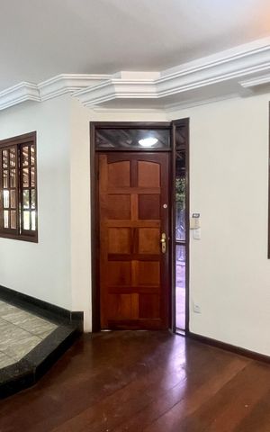 Casa à venda com 450m², 3 quartos e 2 vagas