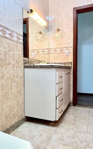 Casa à venda com 450m², 3 quartos e 2 vagas