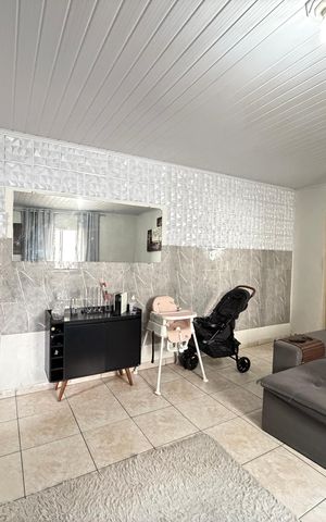 Casa à venda com 109m², 1 quarto e 2 vagasSala