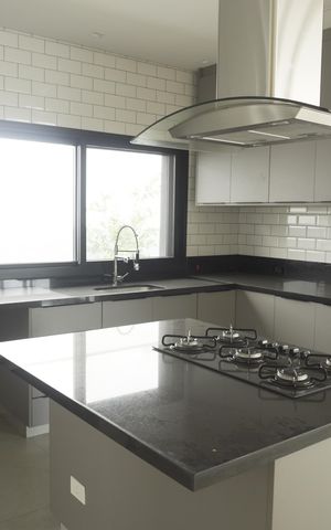 Casa de condomínio à venda com 364m², 4 quartos e 6 vagasCozinha