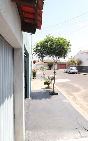 Casa para alugar com 250m², 2 quartos e 4 vagasPlaquinha