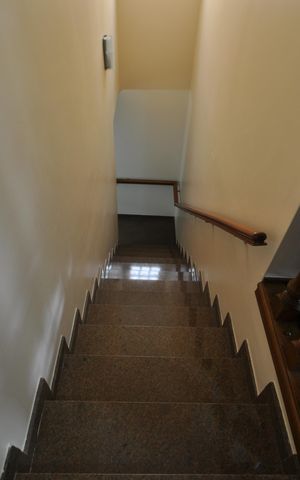 Casa à venda com 172m², 4 quartos e 3 vagasEscada