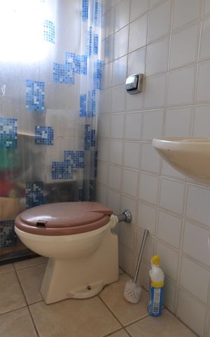 Casa à venda com 172m², 4 quartos e 3 vagasBanheiro de serviço
