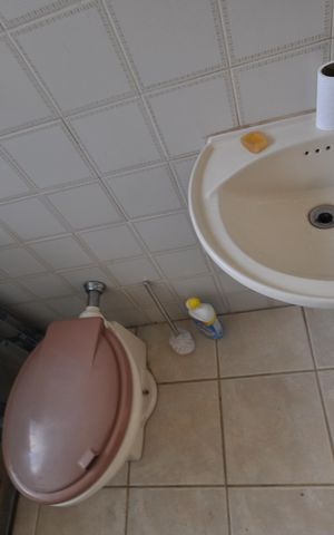 Casa à venda com 172m², 4 quartos e 3 vagasBanheiro de serviço