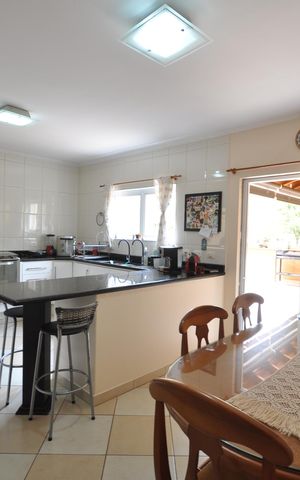 Casa à venda com 172m², 4 quartos e 3 vagasCozinha