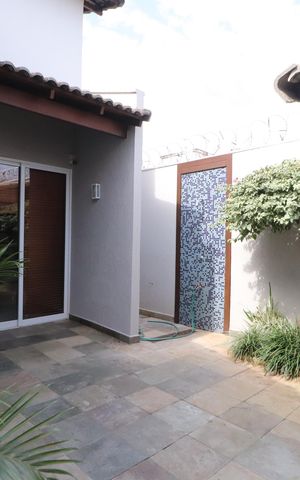 Casa para alugar com 320m², 4 quartos e 3 vagasÁrea externa