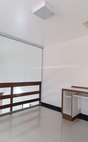 Casa para alugar com 320m², 4 quartos e 3 vagasHall superior - Escritório