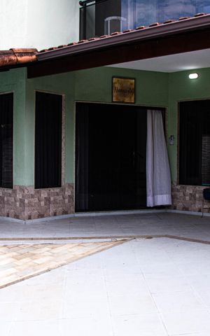 Casa de condomínio para alugar com 300m², 4 quartos e 5 vagas