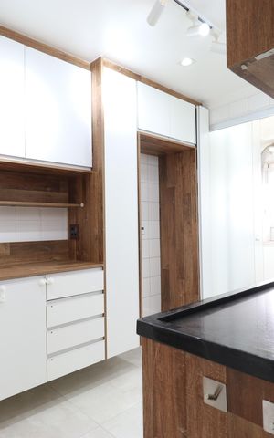 Apartamento à venda com 92m², 2 quartos e 2 vagasCozinha e Área de serviço 