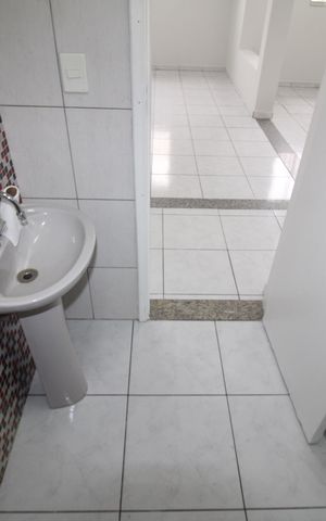 Apartamento para alugar com 60m², 2 quartos e sem vagaBanheiro
