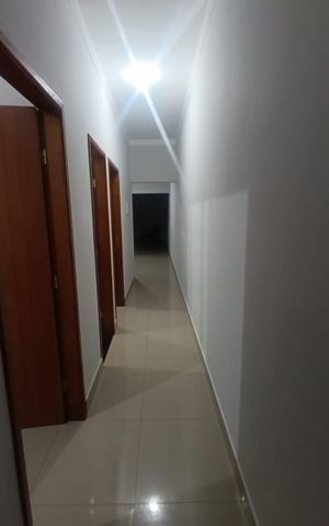 Casa para alugar com 150m², 3 quartos e 2 vagasCorredor
