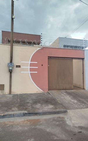 Casa para alugar com 150m², 3 quartos e 2 vagasFachada