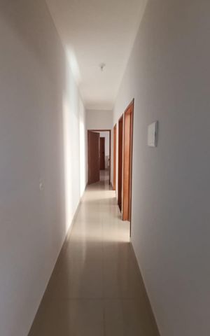 Casa para alugar com 150m², 3 quartos e 2 vagasCorredor