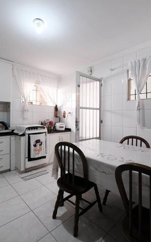 Casa à venda com 125m², 3 quartos e 2 vagasCozinha