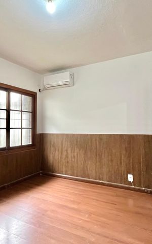 Casa para alugar com 209m², 3 quartos e 3 vagas Casa para alugar com 209m², 3 quartos e 3 vagasEscritório